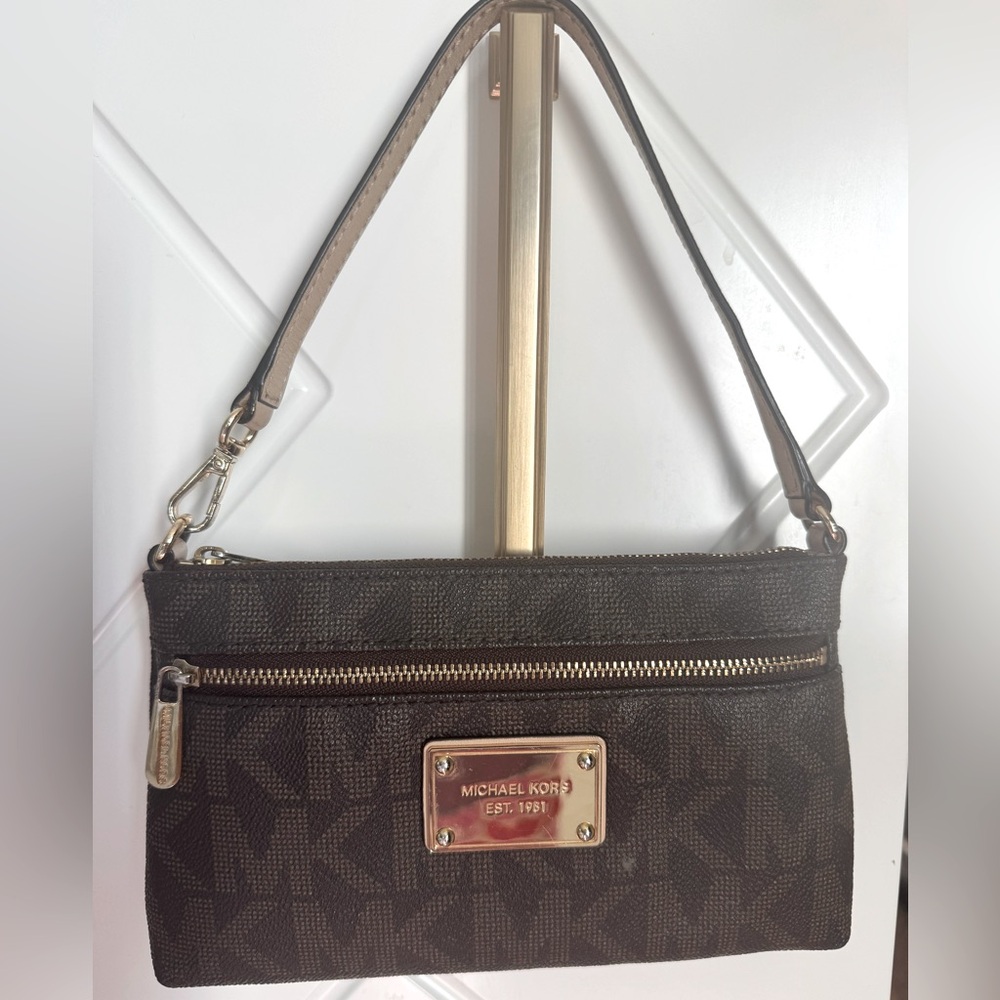Michael Kors Large wristlet Purse